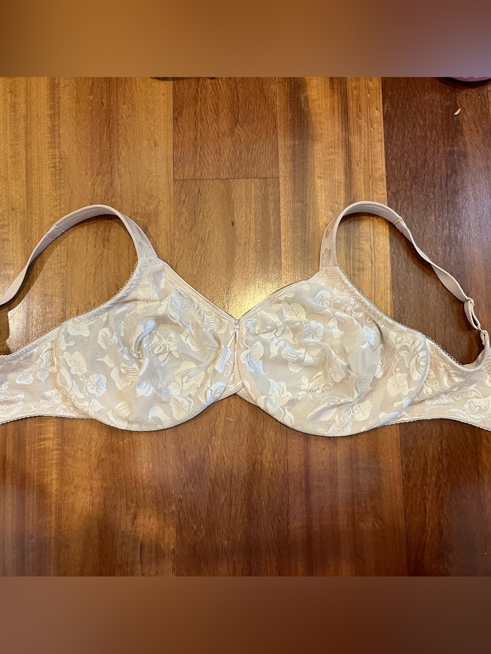 Wacoal Underwire Full Coverage Bra (85567) in Nude Size 34DDDD (34G)